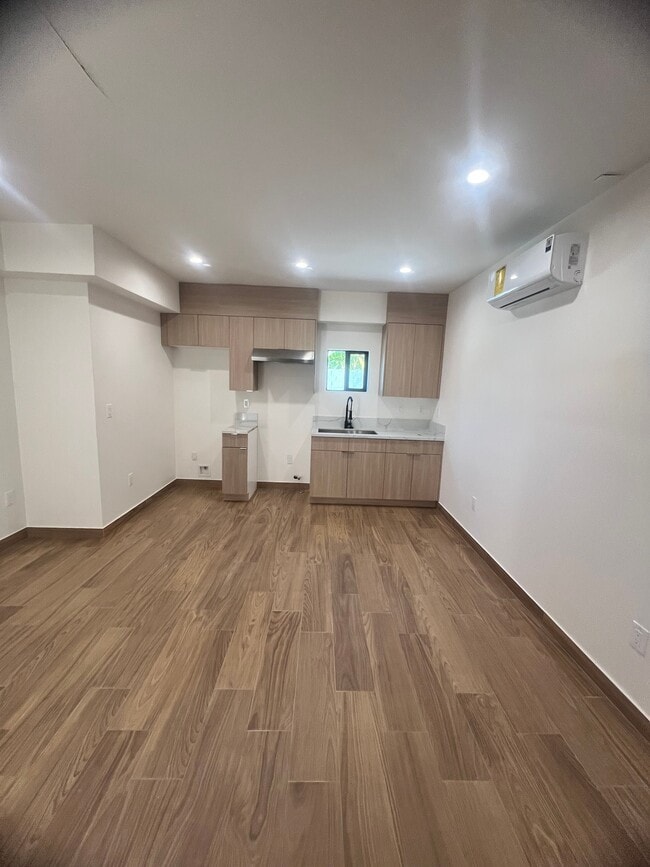 Photo - 6903 Fulton Ave Unit 7