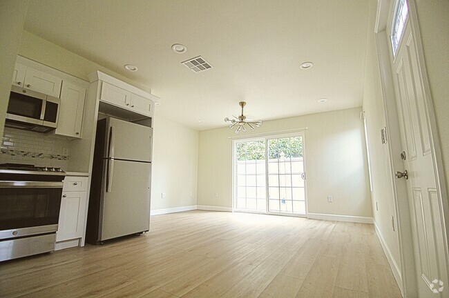 Building Photo - 2711 1/2 W Avenue 32 Rental