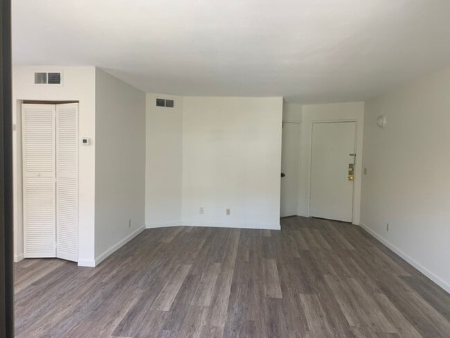 Photo - Centrally Located Studio Spacious Studio