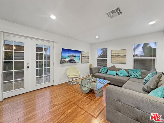 Photo - 10328 Firmona Ave