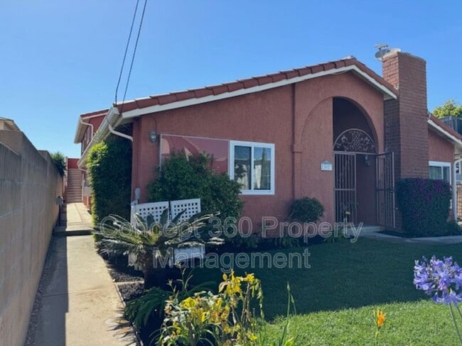 Building Photo - 23027 ARLINGTON Ave Rental