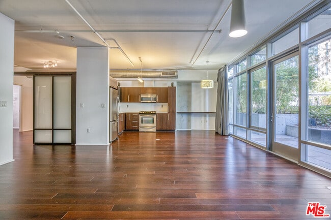 Photo - 1100 S Hope St Condo Unit 409