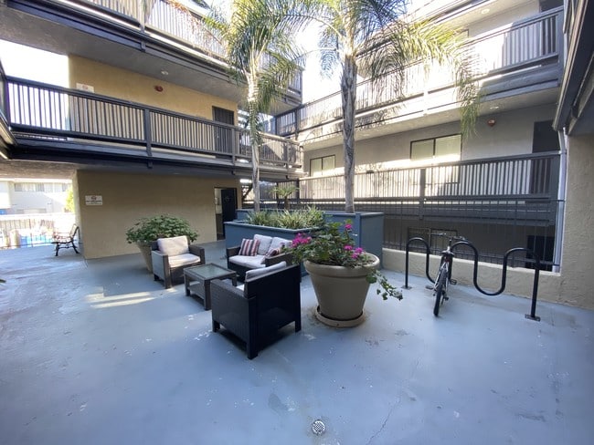 Building Photo - Broadway Apartments