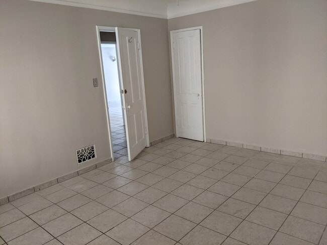 Photo - 451 N Oakhurst Dr