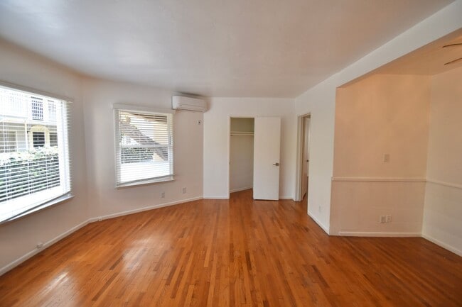 Photo - 14830 Dickens St Unit 02