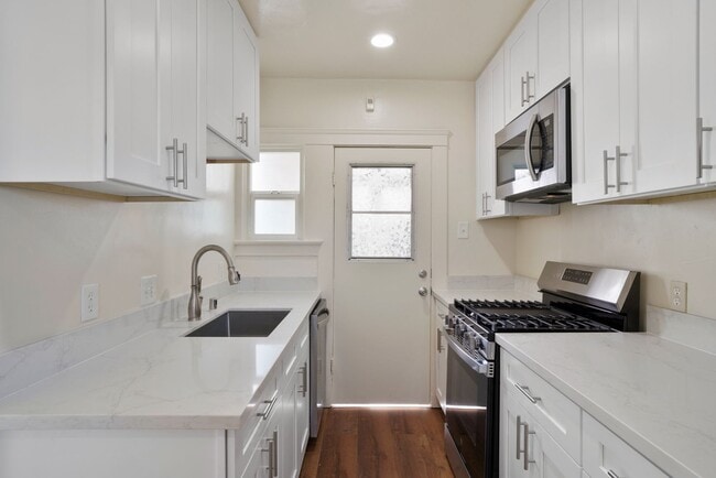 Photo - 3022-3028 Cedar St. Unit 3022