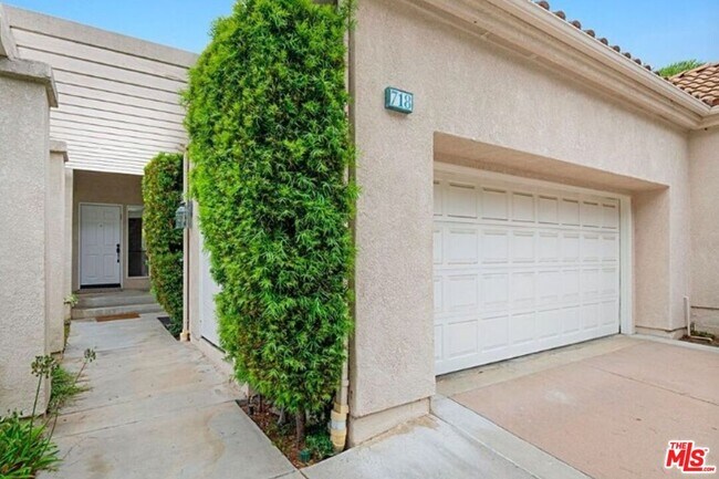 Photo - 718 Palisades Dr