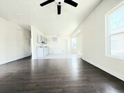 Photo - 1368 E Vernon Ave