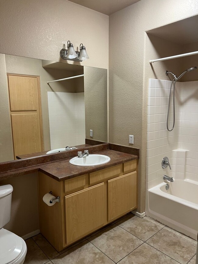 Photo - ***$500-OFF MOVE IN SPECIAL*** Stylish 2-B...