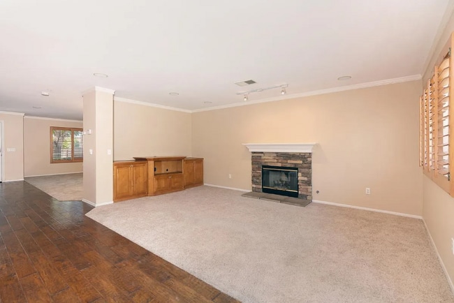 Photo - 302 La Soledad Way