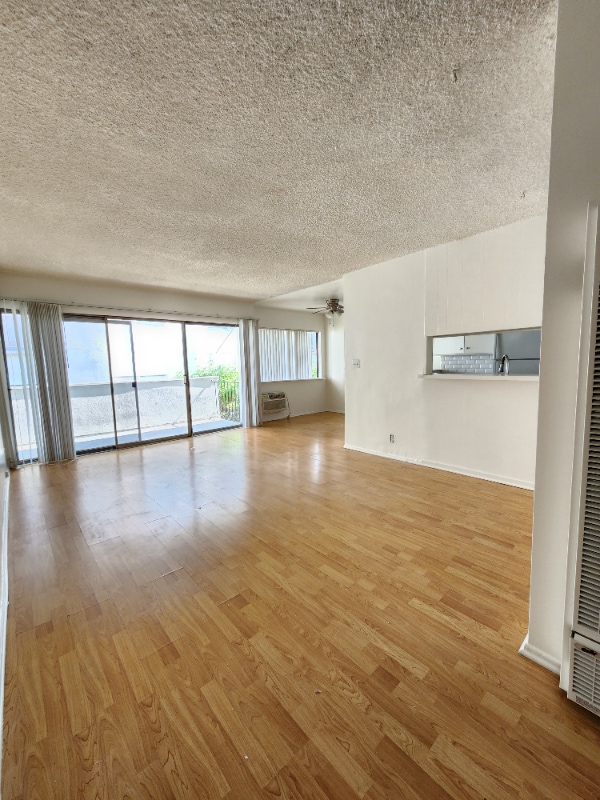 Photo - 1538 N Detroit St Apartment Unit 8