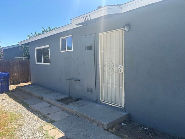 Building Photo - 1124 Ramona Ave N