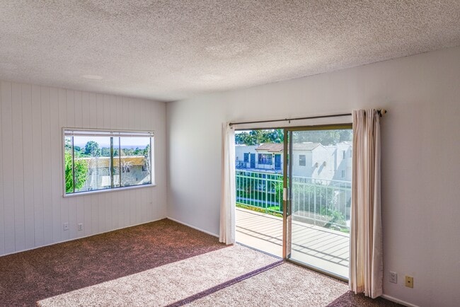 living room - 6456 Cavalleri Rd Unit Malibu Gardens townhome