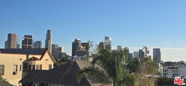 Photo - 1446 Calumet Ave