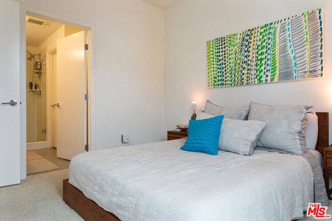 Photo - 2210 Tom Mix Rd