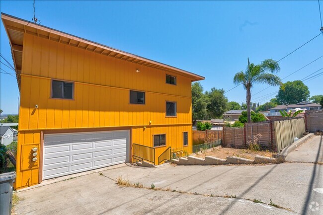 Building Photo - 633 E 4th Ave Rental