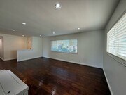 Photo - 1324 E Hickory Ln