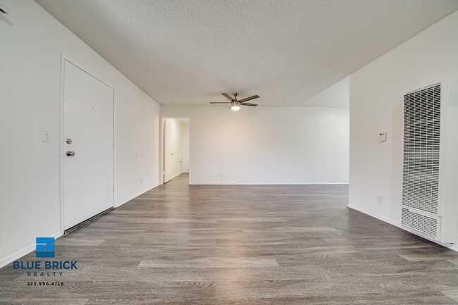 Photo - 5121 Klump Ave Unit 307