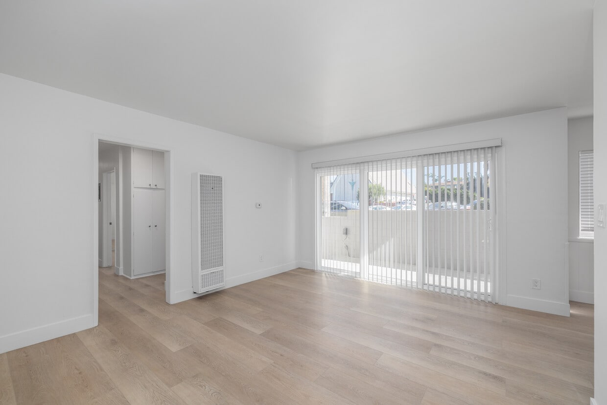 3D Tour - 343 Palos Verdes Apartments
