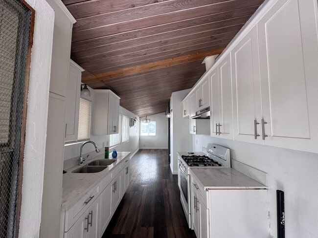 Photo - 4419 W Rosecrans Ave Unit 4421 1/2