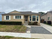 Photo - 3 Bed 1 Bath Home!