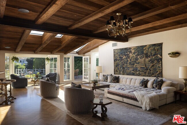 Photo - 10030 Toluca Lake Ave