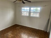 Photo - 543 Flores St N
