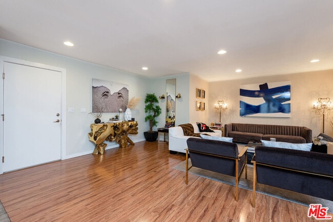 Building Photo - 1620 Malcolm Ave