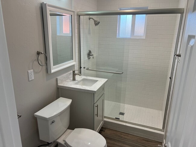 Photo - 122 Jefferson Ave Unit B