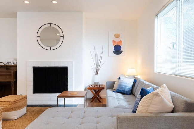 Photo - 711 Cornish Dr Unit ID1024471P