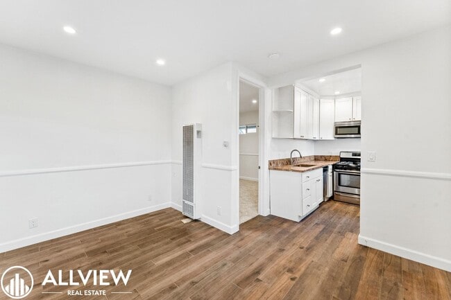 Building Photo - 31321 Don Juan Ave Unit 31325