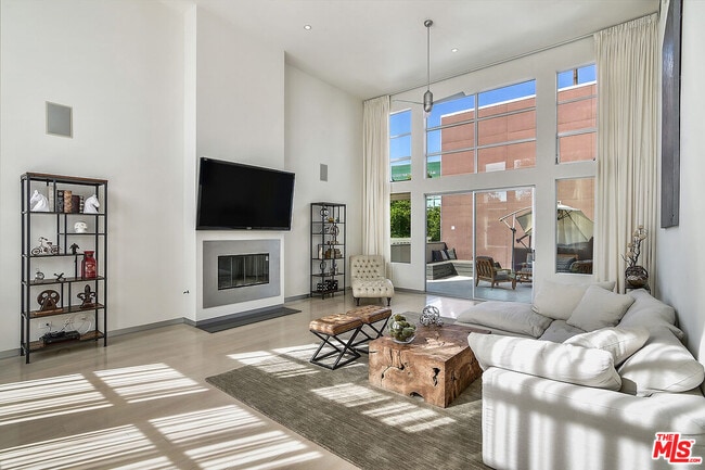 Photo - 711 Westbourne Dr