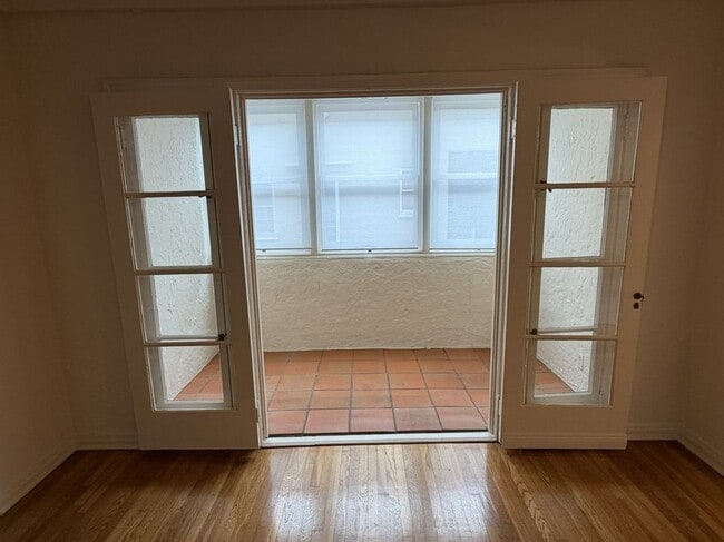 Photo - 630 1/2 North Spaulding Avenue