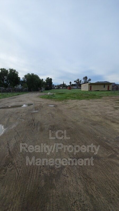 Photo - 33123 9th St