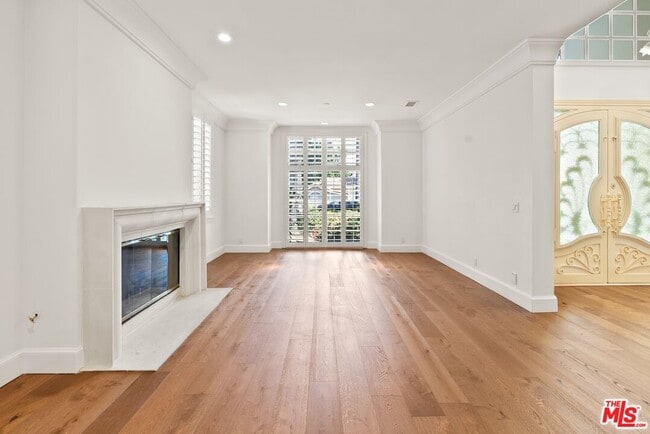 Photo - 321 S Palm Dr