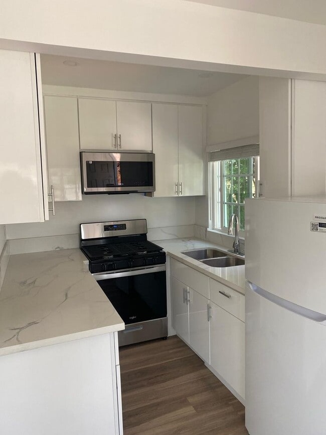 Photo - 2nd Floor Studio in the Heart of Highland Park