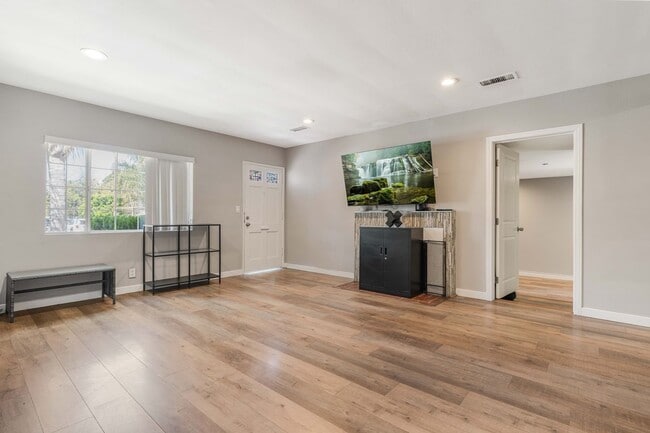 Photo - 8222 Vanscoy Ave