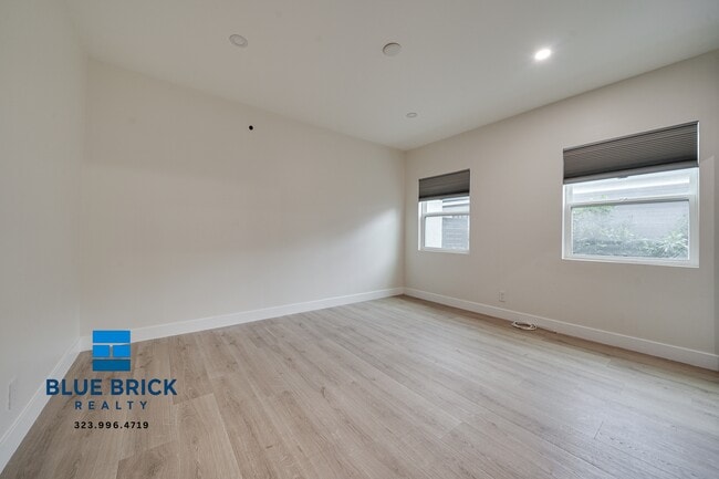 Photo - 5620 1/2 Radford Ave -