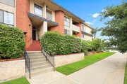 Photo - 601 S El Molino Ave Townhome
