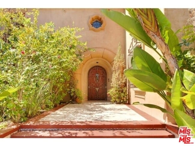 Photo - 725 Foothill Rd