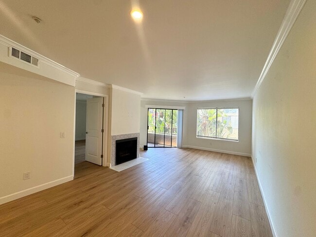 Building Photo - Cozy 2 Bedroom 1 Bath Unit 328