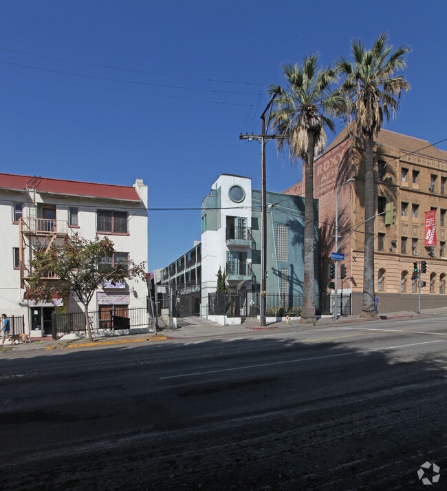 Primary Photo - 403 S Alvarado St