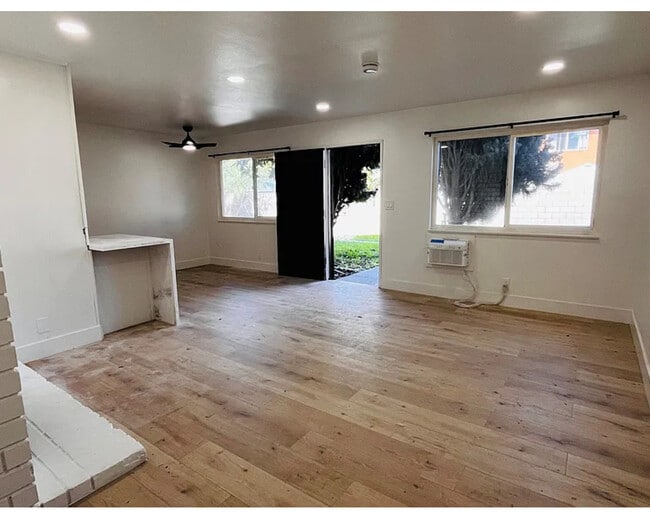 Photo - 17082 Emerald Ln Unit B