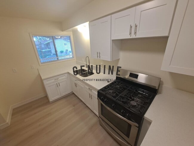 Photo - Cameo Ln Four-Plex Unit 3