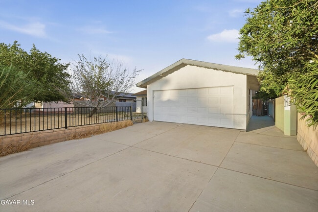 Photo - 38466 Sumac Ave