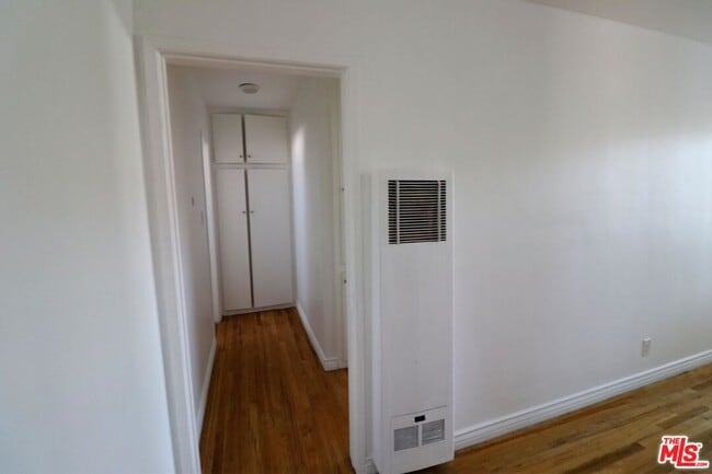 Photo - 7249 Bakman Ave