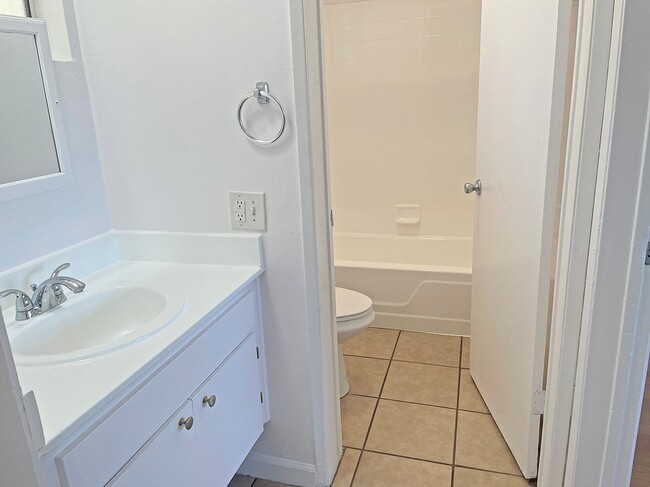 Photo - 407 N Avenue 50 Unit 407 N AVE 50 #211