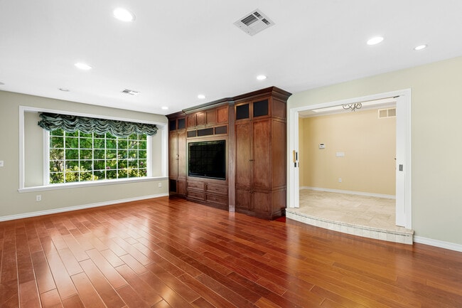 Photo - 4421 Rochelle Pl