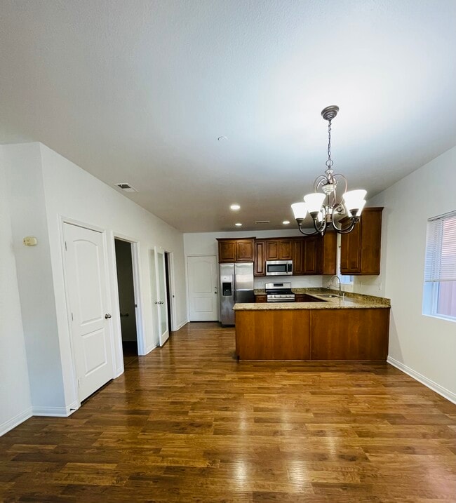 Photo - 1918 Kelly Ave