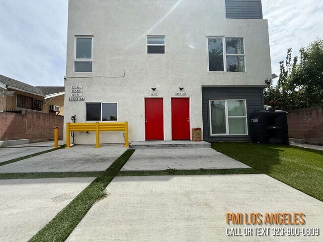 Building Photo - 1260 1/2 Leighton Avenue Unit A